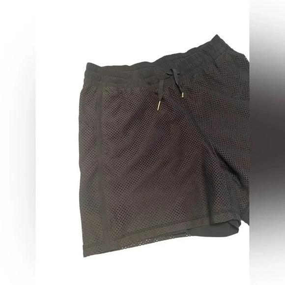 Lululemon Mesh On Mesh Short Black Shorts Sz 8 - Picture 6 of 11